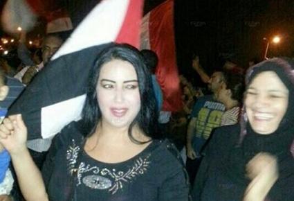 الفنانين المصريين يصرخون: إرحل مش عايزينك